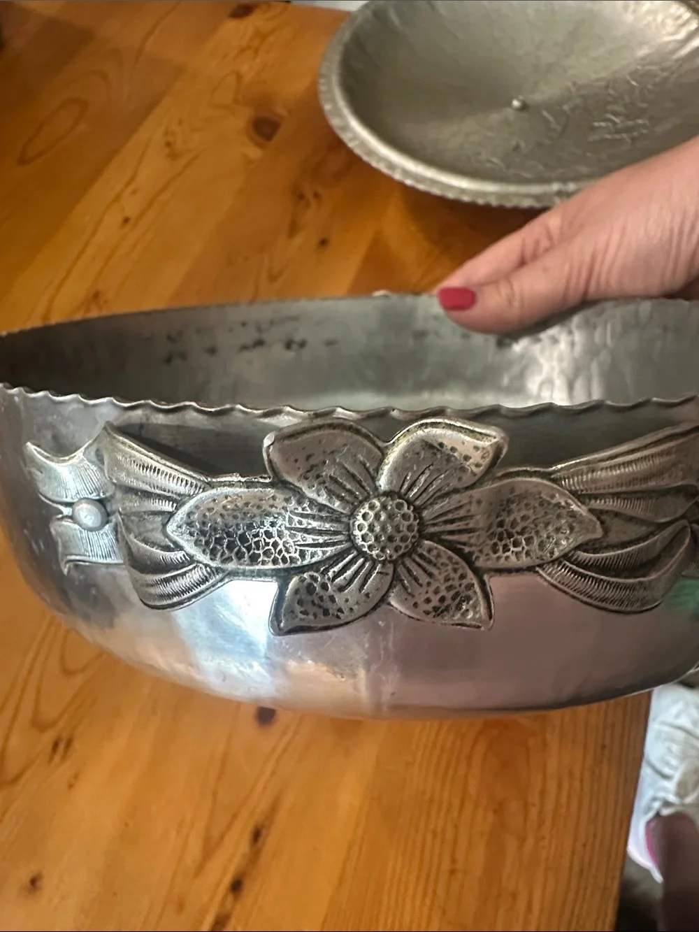 Vintage Hammered Aluminum Covered Tulip Casserole Dish